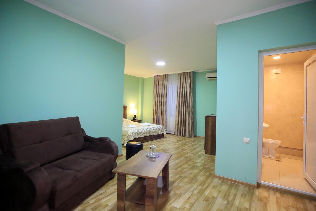 Hotel Taia Κουτάισι Εξωτερικό φωτογραφία